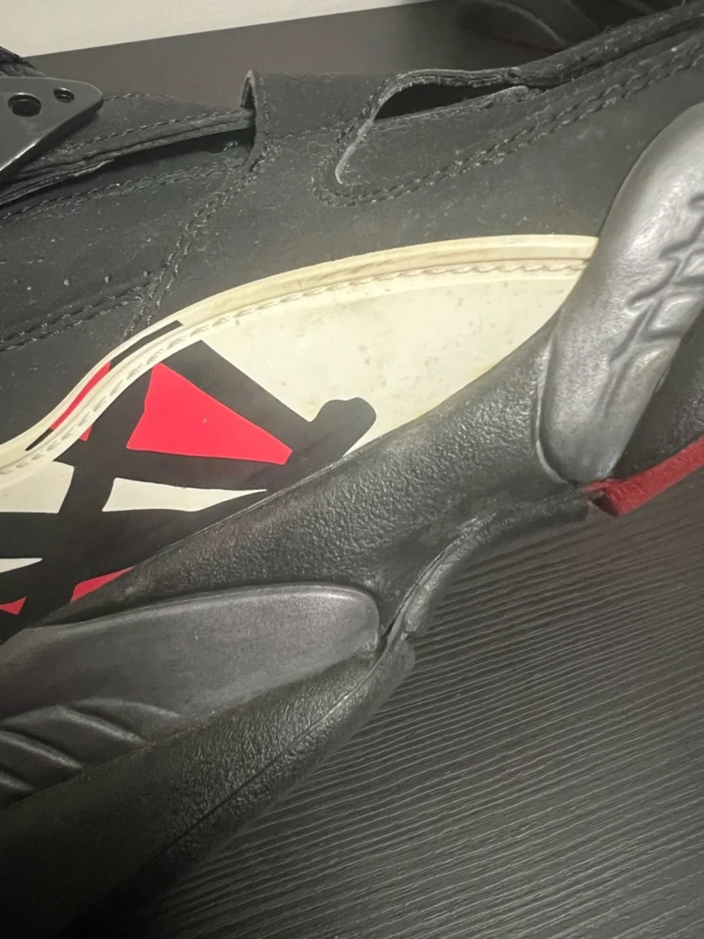 Jordan Air Jordan 8 Retro Playoff 2013 Size 9.5 305381-061 Red Black White